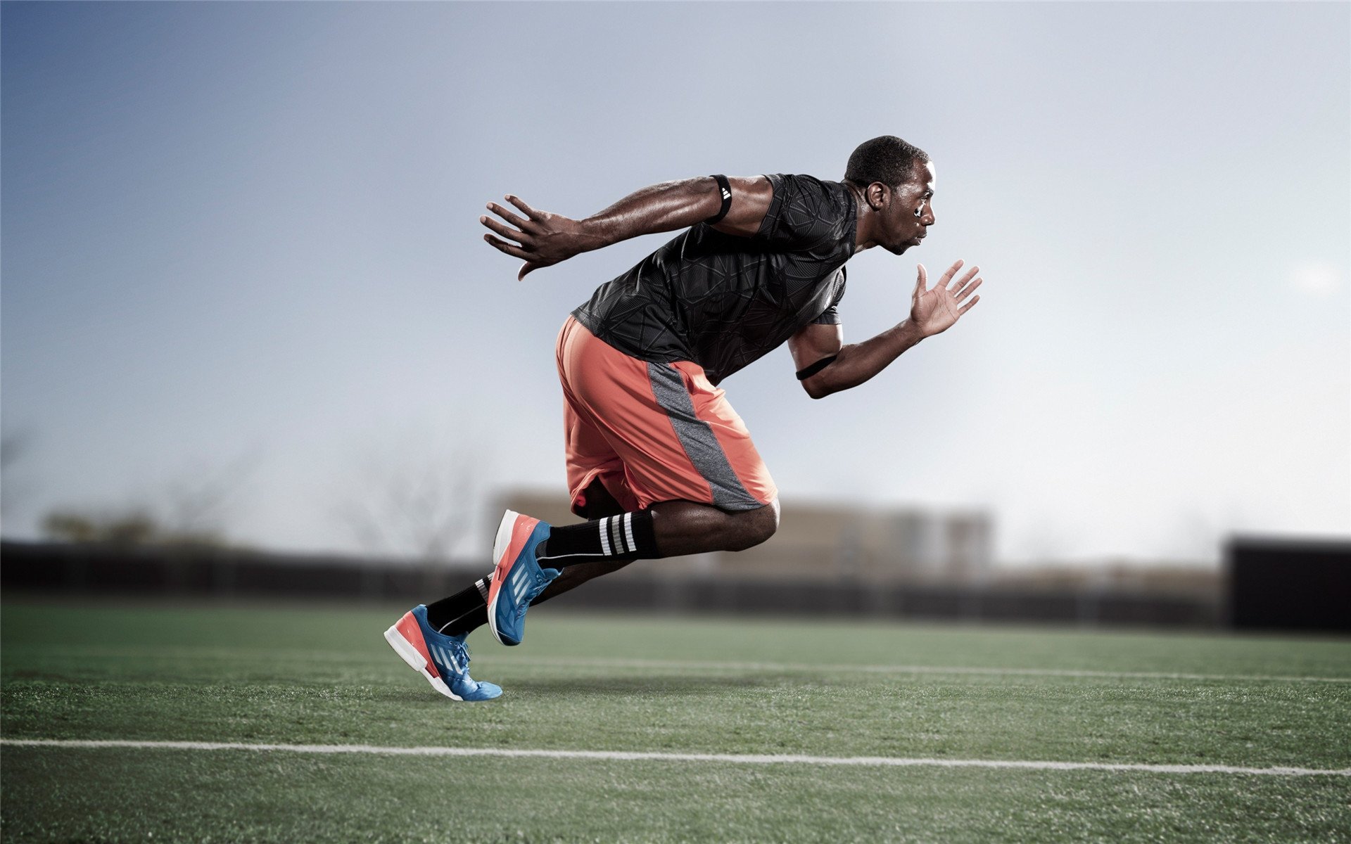 kaiyun sports-裁判引入AI辅助判罚试点，争议判罚逐步减少，辅助裁判员